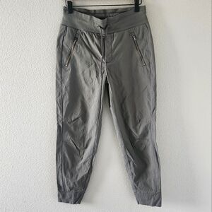 Athleta Trekkie North Jogger Pants Size 4 Green Hiking Travel Casual Camping